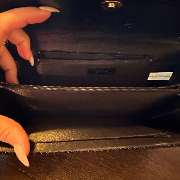Black Shimmy Clutch with strap - Picture 3 of 6